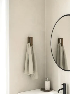 Andersen towel holder, Dark Stain Matt Lacquer Ash