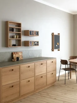 A-Podium wall shelf 70x10x52 cm, Oak