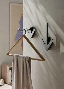 Arrow hanger, black