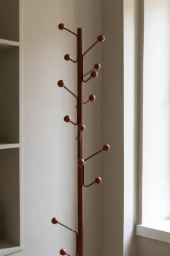 Bill Floor clothes hanger, Cinnamon