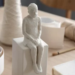 Character sculpture, The dreamer