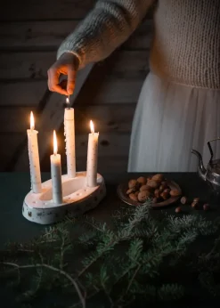 Christmas morning Story candle holder, White