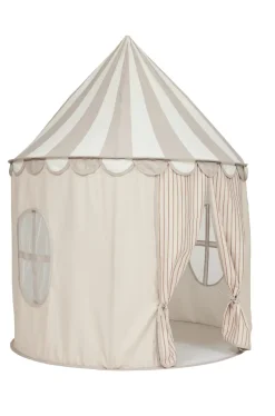 Circus tent, Clay