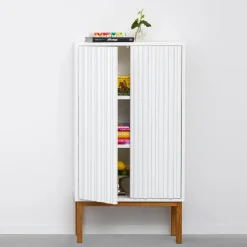 Collect cabinet 2003, White-oak legs
