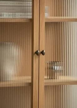 Curiosity cabinet with glass doors 143 cm, Oak