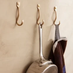 Curvature hook 3-pack, brass