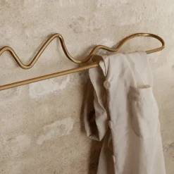 Curvature towel hanger, brass