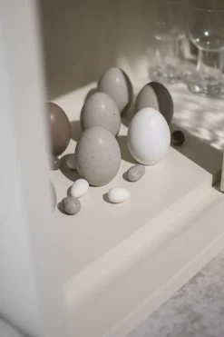 DBKD decorative egg, mole dot
