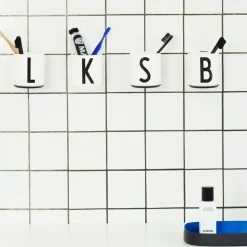Design Letters cup holder, black