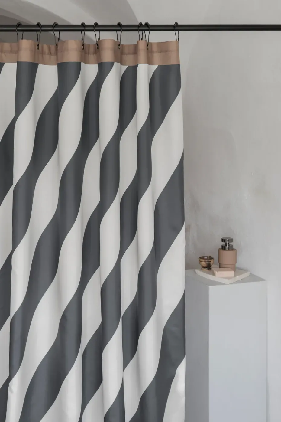 Diagonal shower curtain 150x200 cm, Dark grey