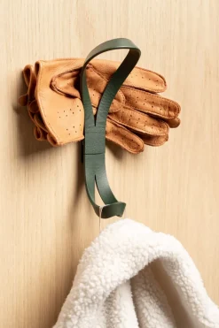 Endless hook, Pine green