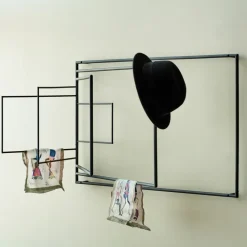 Frame hanger, black