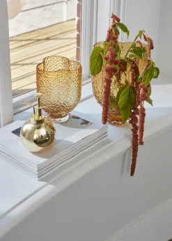 Globe plant sprayer, Gold