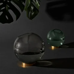 Globe vase large, black-brass