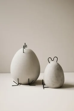 Heavy Hen easter decoration concrete, small