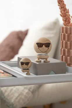 Hoptimist Smiley Cool M figure, Raw oak