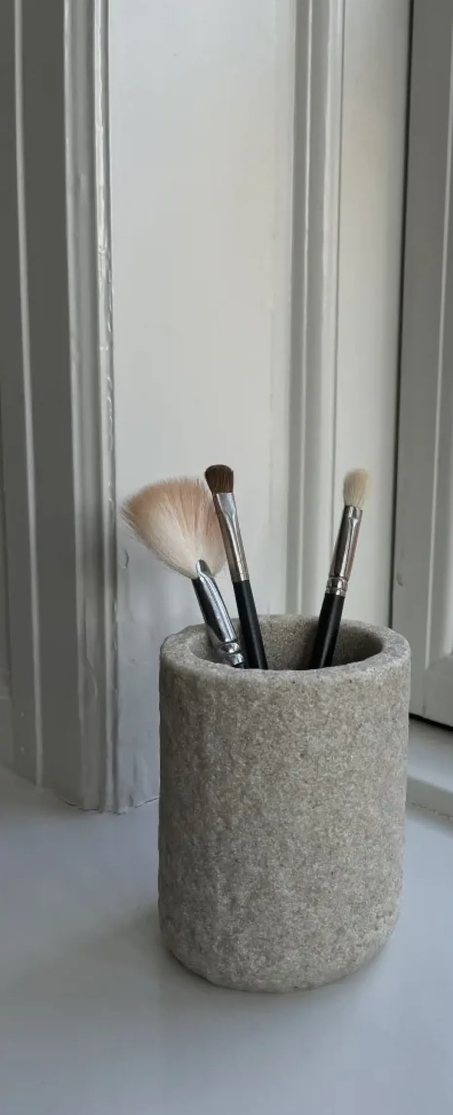 Humdakin Sandstone toothbrush cup 10 cm, Natural