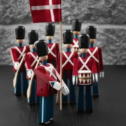 Kay Bojesen guard with textile flag, 29,5 cm