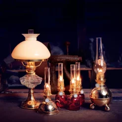 Koholmen paraffin lamp, roby red