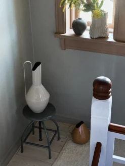 Magny vase 23.5 cm tall., Castle beige