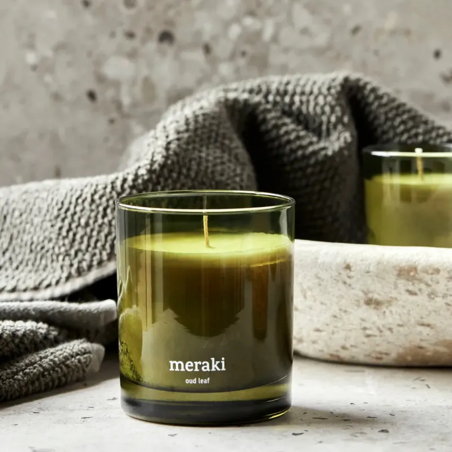 Meraki scented candle, 35 hours, Oud leaf