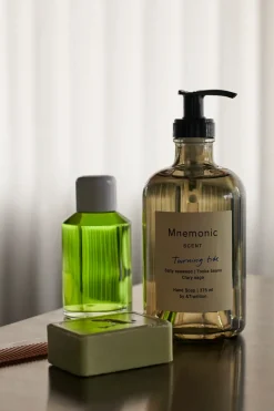 Mnemonic MNC1 hand soap 375 ml, Turning turning tide