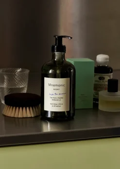 Mnemonic MNC1 hand soap 375 ml, Into the moor