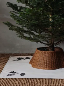 Oak Christmas tree rug 120x120cm, Natural