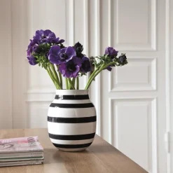 Omaggio vase medium, black