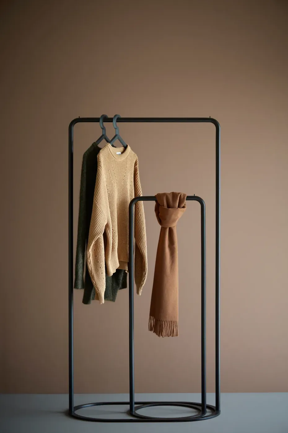 O&O clothes hanger, Large