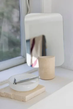 Opal soap dish, Linen