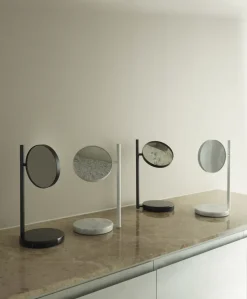 Pose table mirror double-sided, White