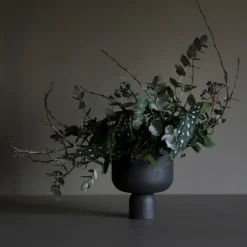 Post flower pot Ø18 cm, cast iron