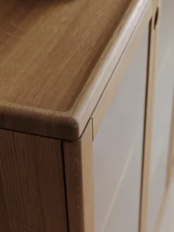 Prio display cabinet, Oak natural oil with lighting