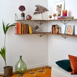 Pythagoras shelf, walnut