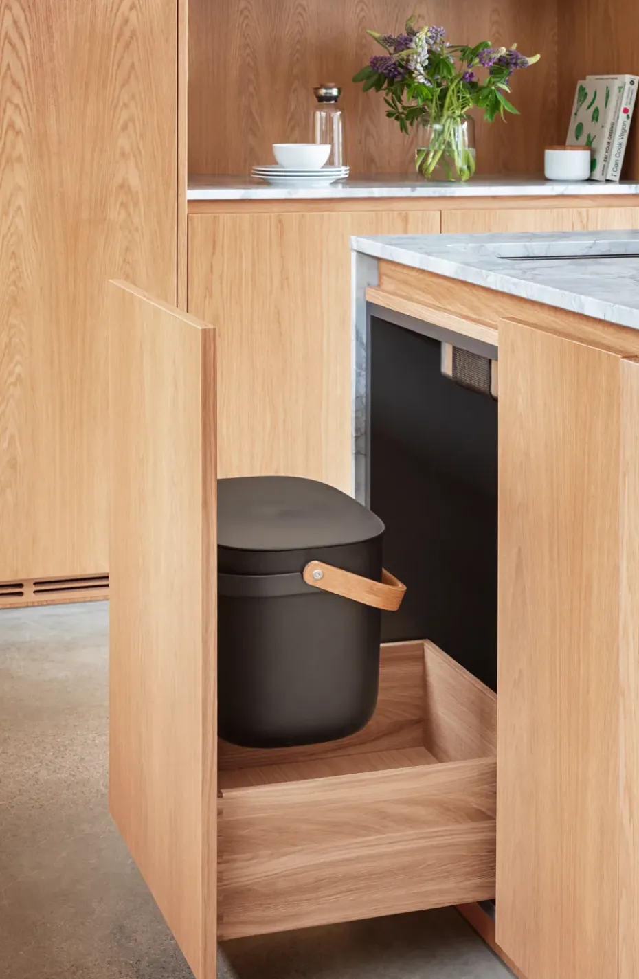 Reflect waste bin 16 L for 2 bags, Black-brown