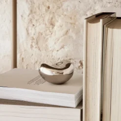 Sculptural decoration, Stainless steel