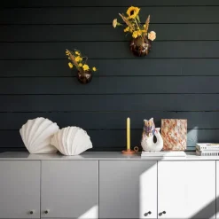 Shell vase, White