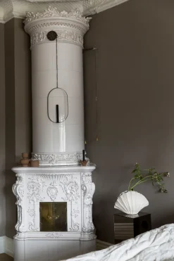 Shell vase, White