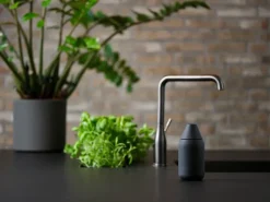 Singles soap dispenser, Svart