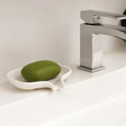 Soap dish with drainage spout silicone, white