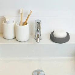 Soap tray with concealed drain spout in silicone - medium, Graphite