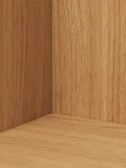 Stagger shelf low, Oiled Oak