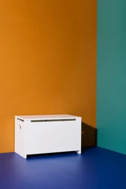 Star chest, White