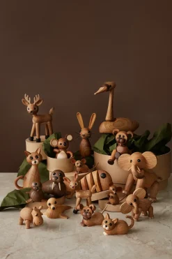 The city mouse decoration, Oak