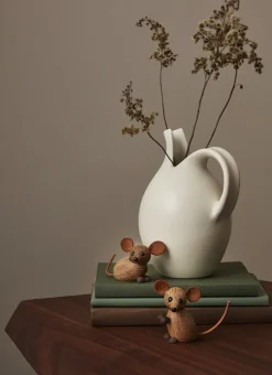 The city mouse decoration, Oak