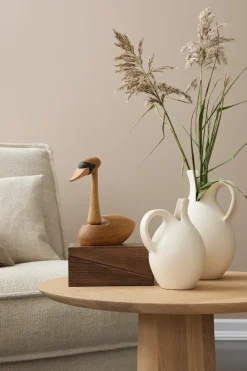 The Swan decoration, Oak
