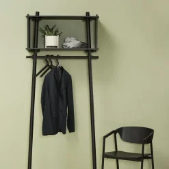 Tojbox hanger, Black lacquered oak