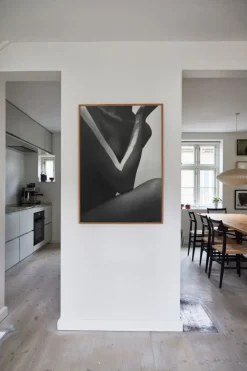 V Poster, 50x70 cm