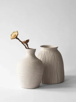 Veneto urn, White